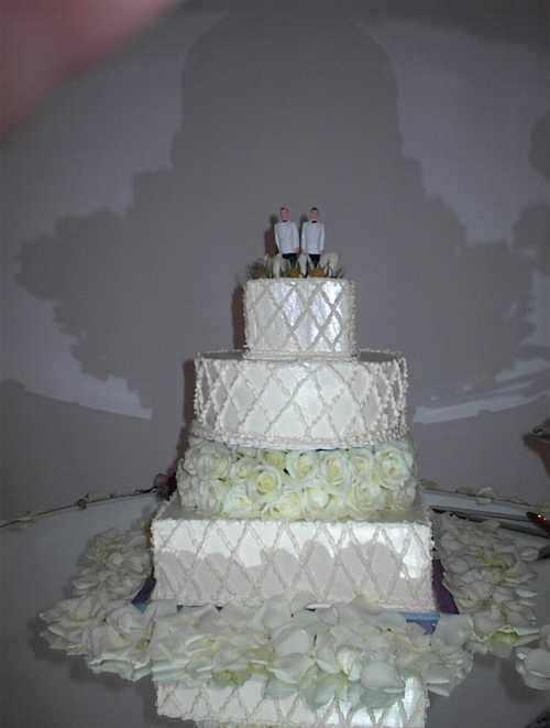 The cake.